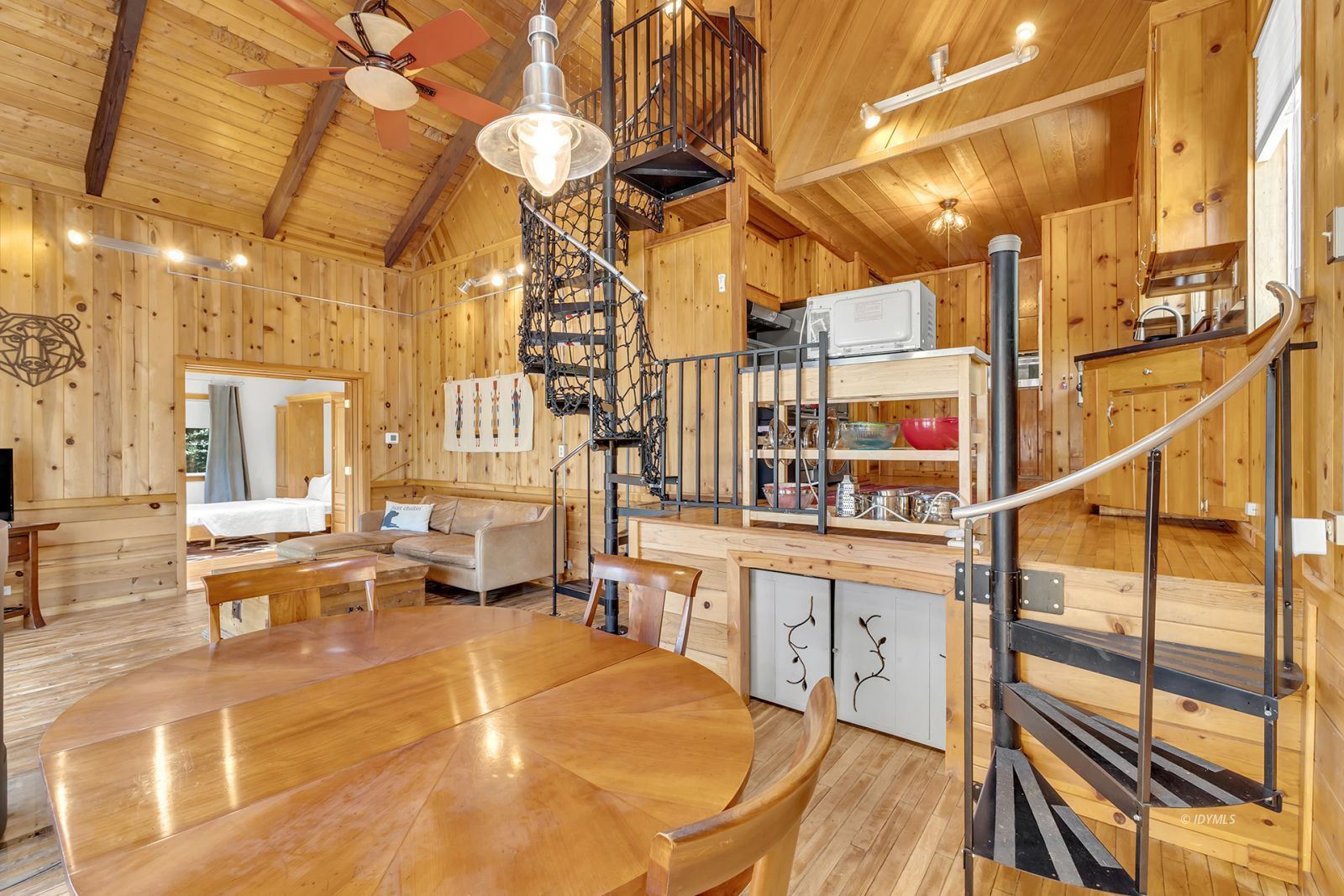 53560 Country Club Drive Idyllwild, CA 92549 - Photo 61 of 66 a spacious bathroom with a tub and sink