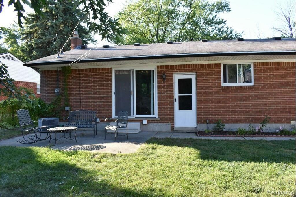 11164 Erdmann Road Sterling Heights, MI 48314 - Photo 2 of 24