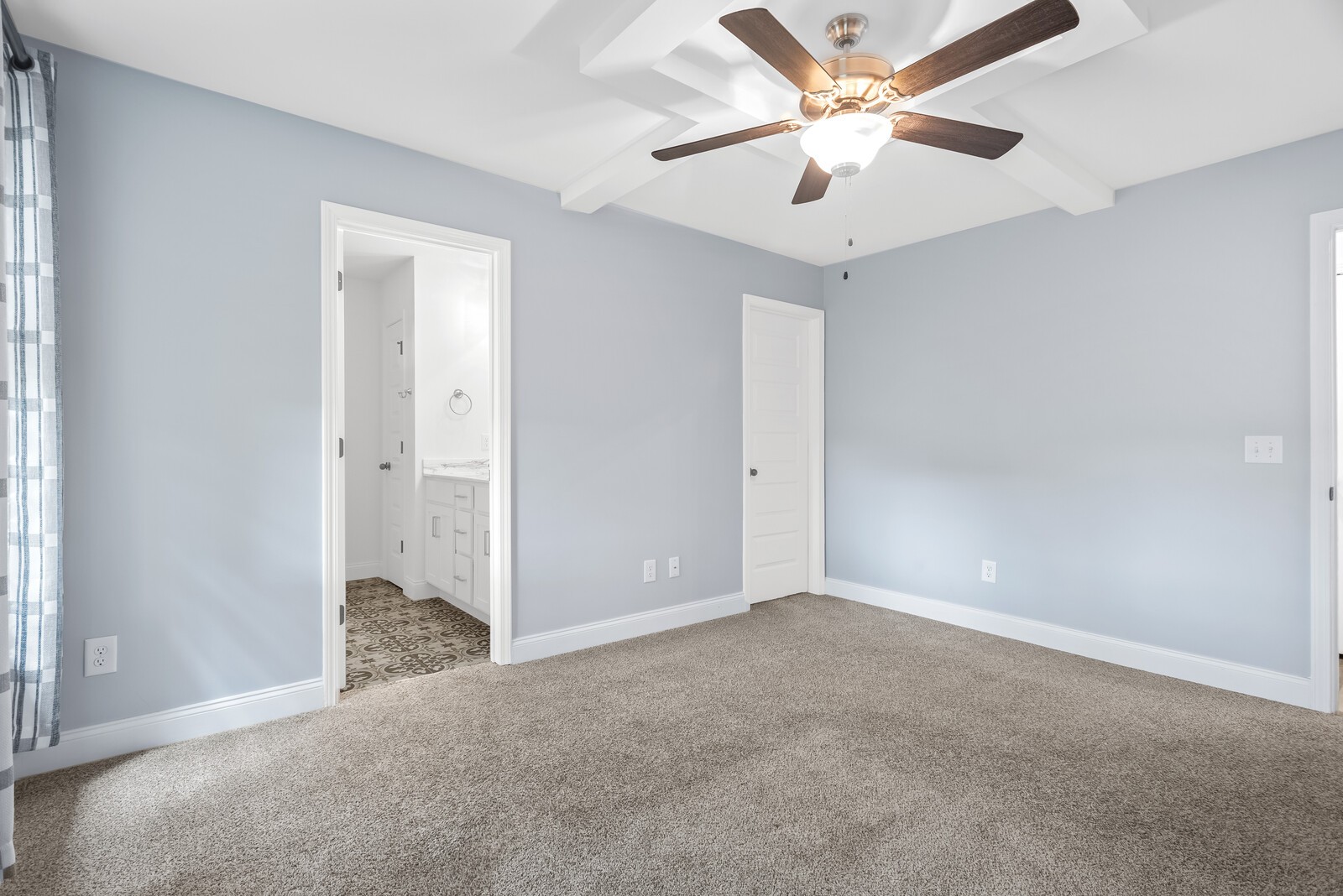 357 Fieldstone Lane Springfield, TN 37172 - Photo 28 of 46 an empty room with closet and a ceiling fan