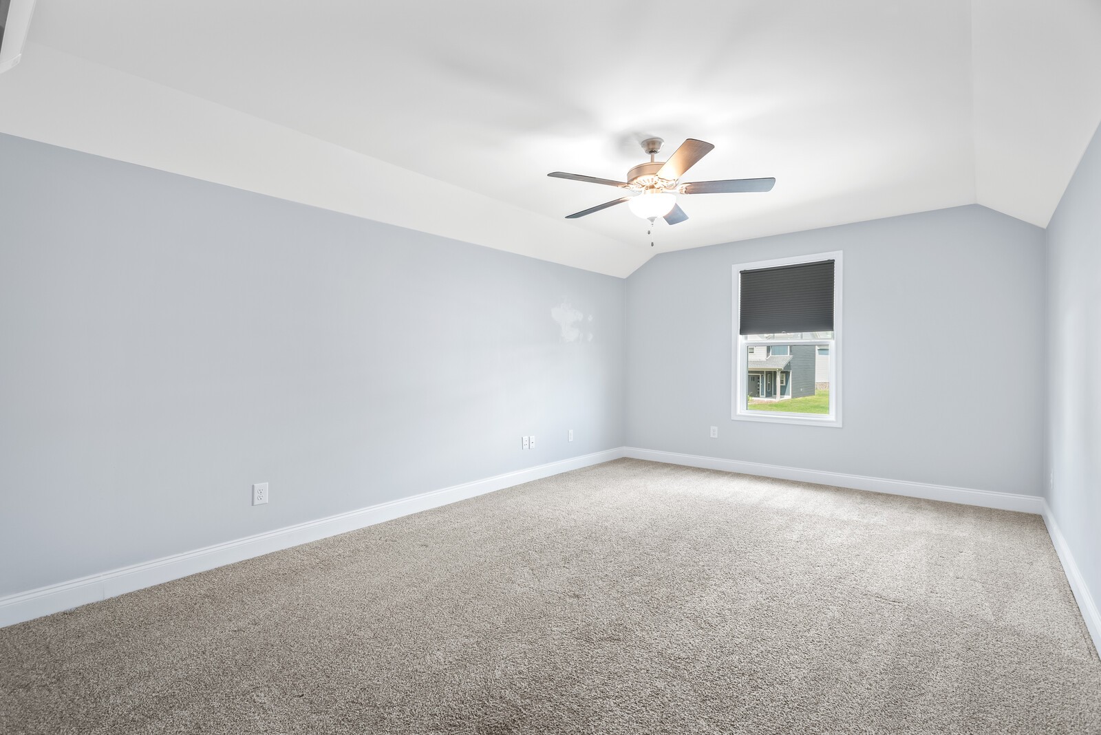 357 Fieldstone Lane Springfield, TN 37172 - Photo 34 of 46 an empty room with a window and a ceiling fan