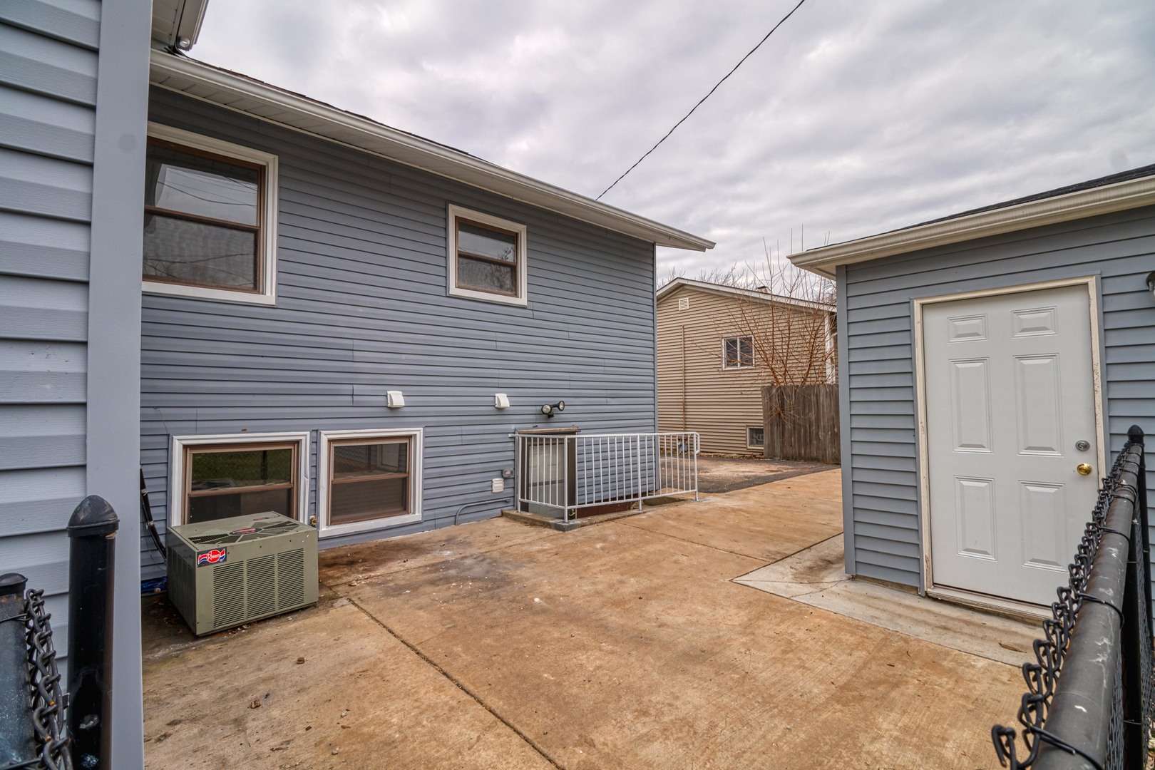 128 McCabe Drive Streamwood, IL 60107 - Photo 6 of 31