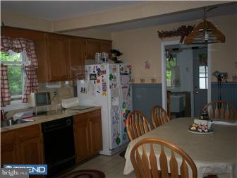 129 Blake Avenue Rockledge, PA 19046 - Photo 4 of 12 Kitchen