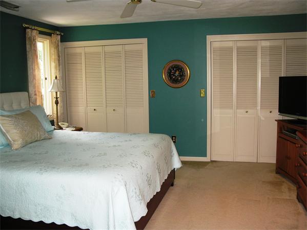 87 Hollytree Road Stoughton, MA 02072 - Photo 8 of 18 Gallery Image 8