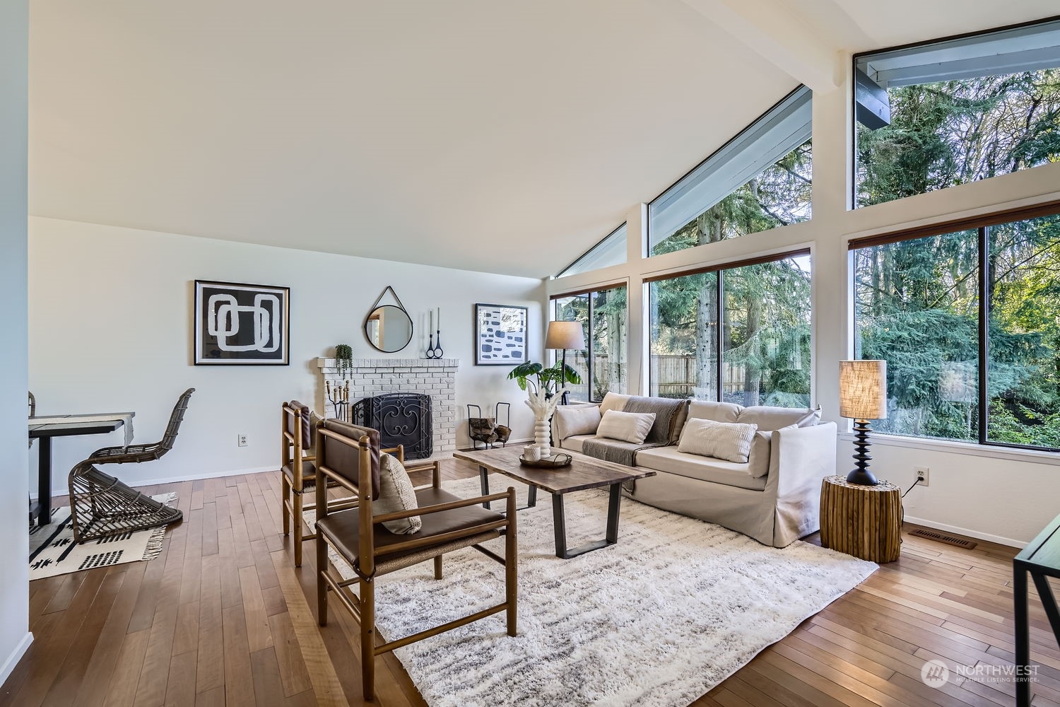 4107 Southwest Othello Street Seattle, WA 98136 - Photo 2 of 21 Gallery Image 2
