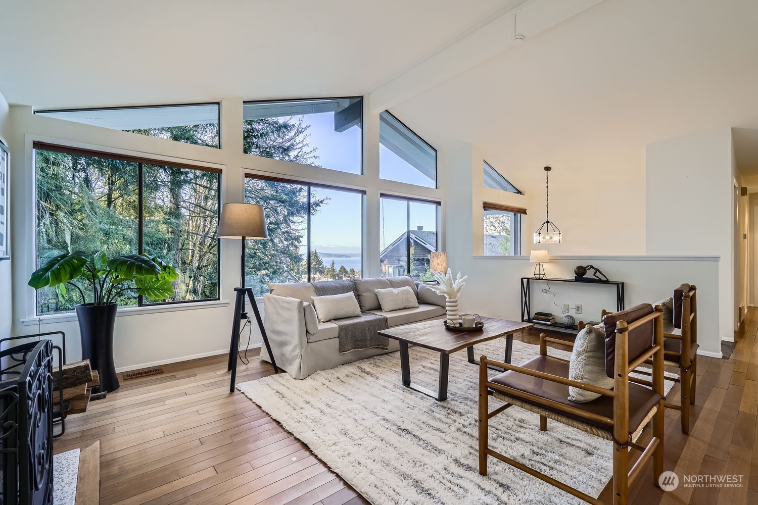 4107 Southwest Othello Street Seattle, WA 98136 - Photo 3 of 21 Gallery Image 3