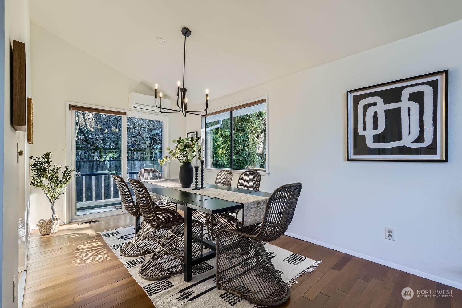 4107 Southwest Othello Street Seattle, WA 98136 - Photo 4 of 21 Gallery Image 4