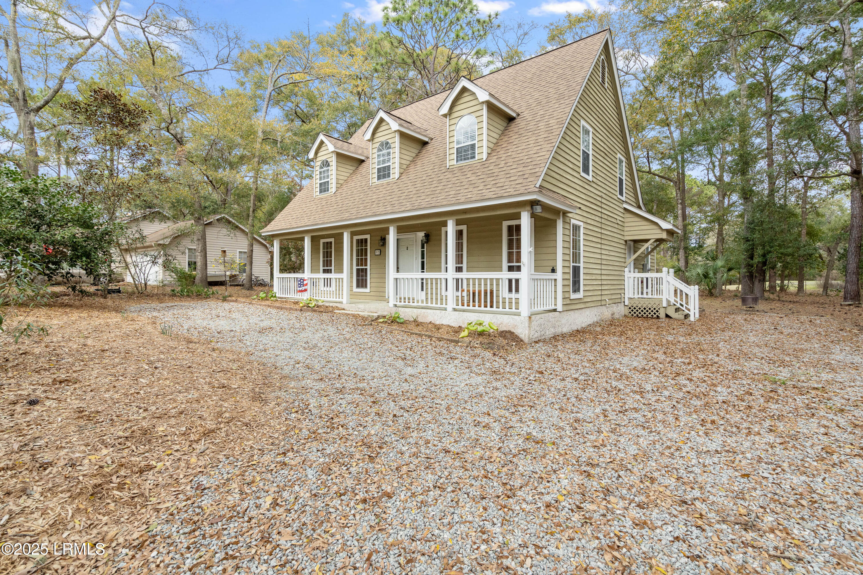 97 State Rd S-7-578 Beaufort, SC 29907 - Photo 3 of 34 97 Francis Marion-32