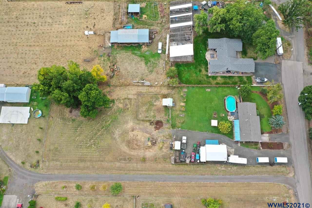 2464 53rd Avenue Southwest Albany, OR 97321 - Photo 5 of 38