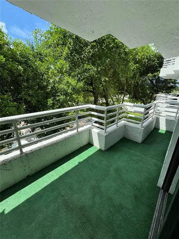 $2,800 | 3300 Northeast 192 Street, Unit 305, Aventura, FL 33180