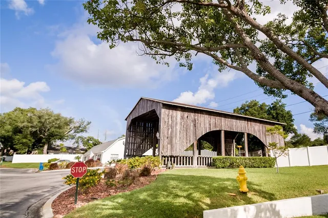 a view of house with garden