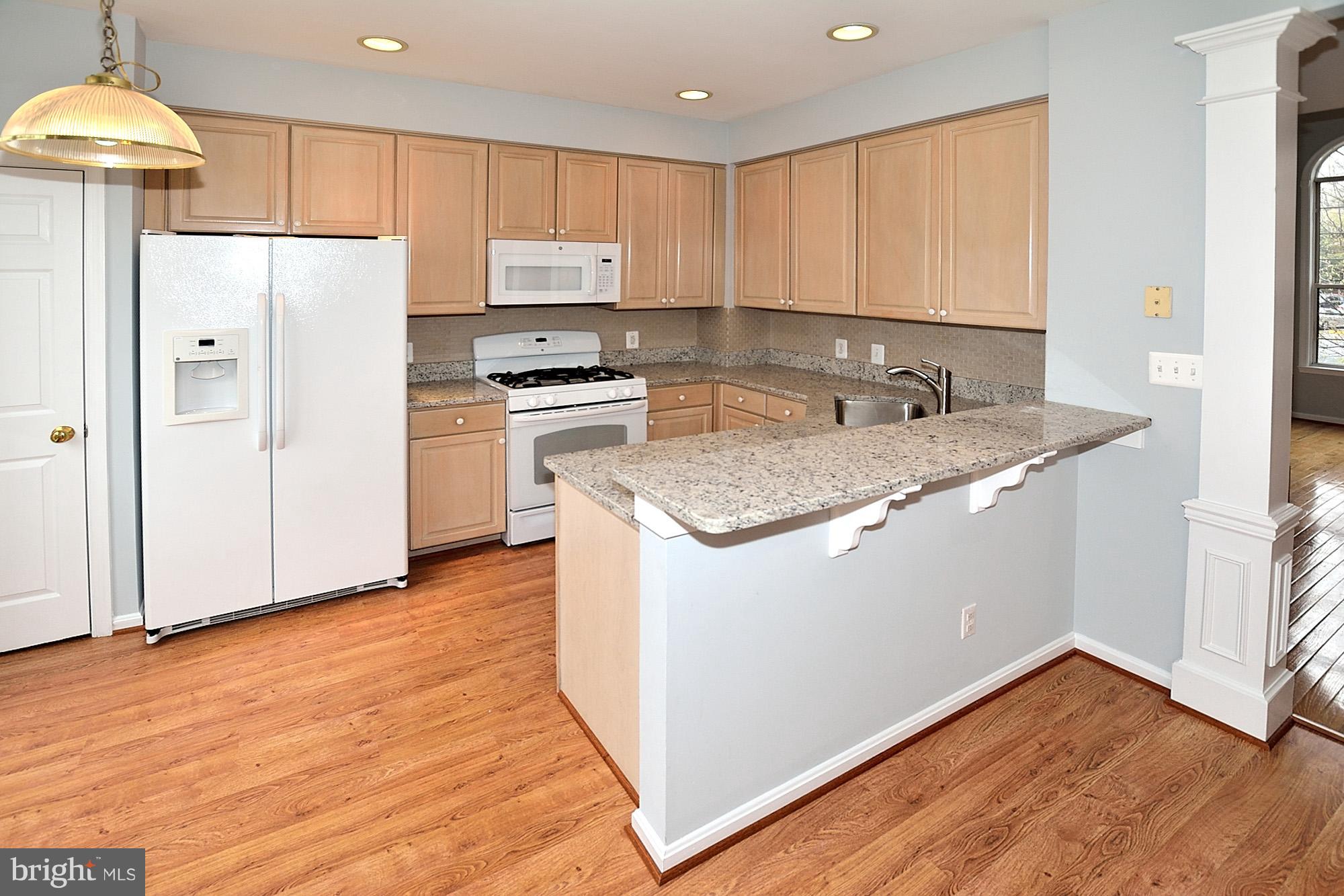 6022 Lincolnia Road Alexandria, VA 22312 - Photo 9 of 19 Kitchen