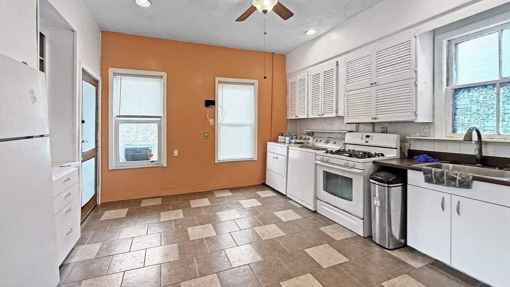 94 Normandy Street Boston, MA 02121 - Photo 18 of 39