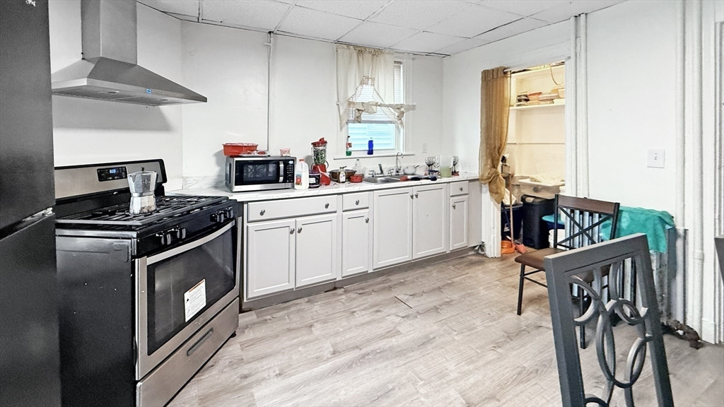 94 Normandy Street Boston, MA 02121 - Photo 5 of 39