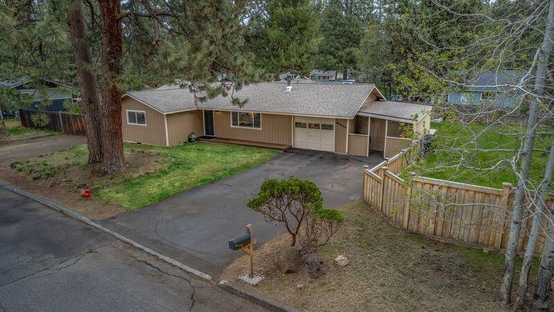 60834 Defiance Street Bend, OR 97702 - Photo 5 of 47