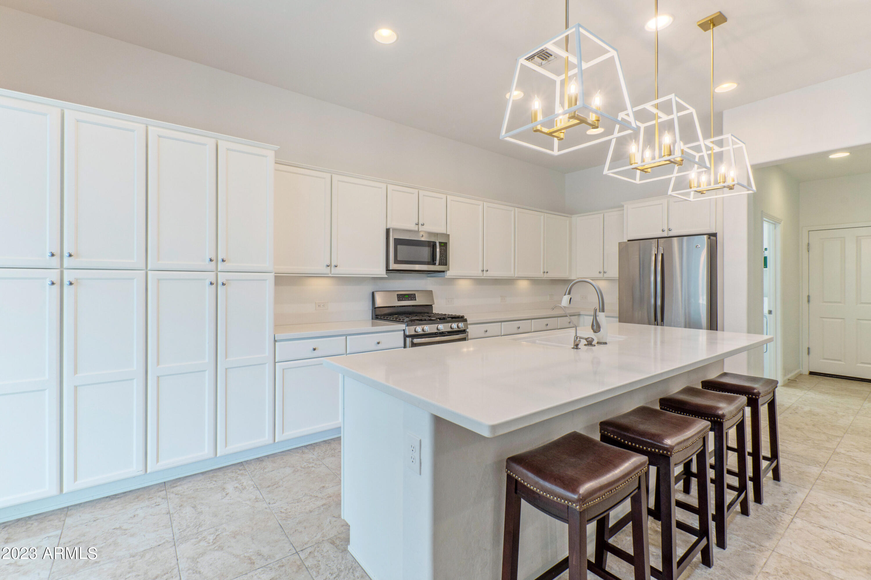 16915 West Granada Road Goodyear, AZ 85395 - Photo 10 of 39 Kitchen