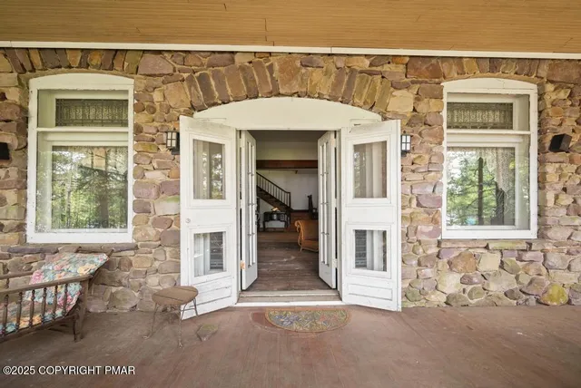 a view of a storage & utility room