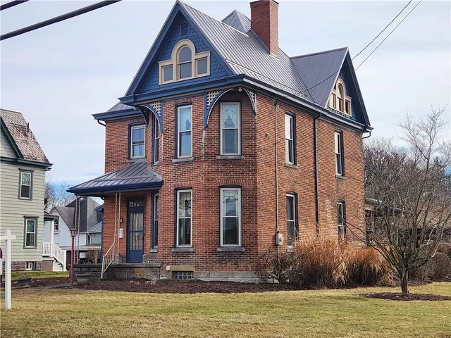 $265,000 | 664 East Greene Street, Waynesburg, PA 15370