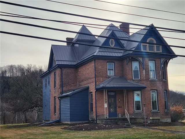 $265,000 | 664 East Greene Street, Waynesburg, PA 15370