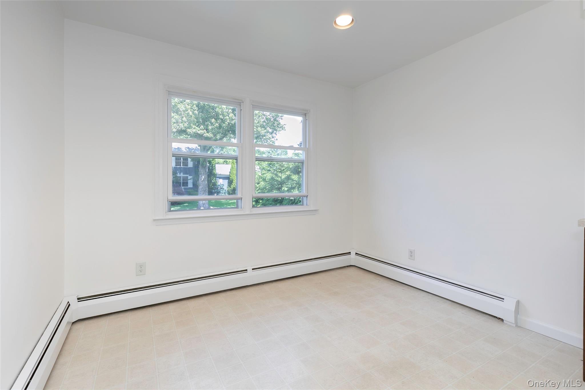 48 Clinton Avenue Rye, NY 10580 - Photo 17 of 36 Eat-in-Kitchen