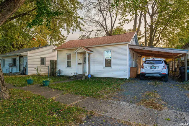 $69,900 | 419 Decatur Street, Lincoln, IL 62656