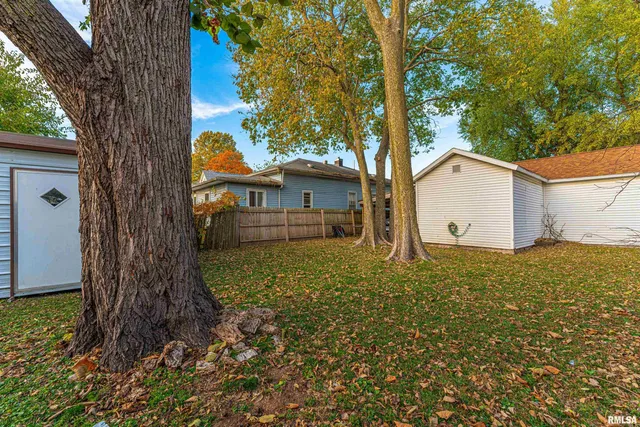 $69,900 | 419 Decatur Street, Lincoln, IL 62656