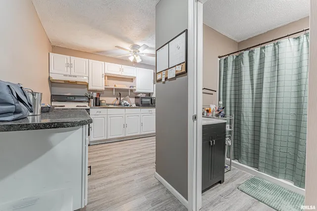 $69,900 | 419 Decatur Street, Lincoln, IL 62656