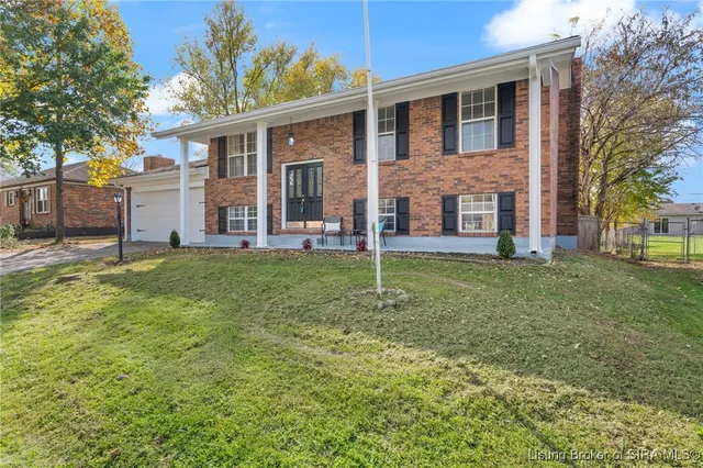$274,900 | 3617 Doe Run Way, New Albany, IN 47150