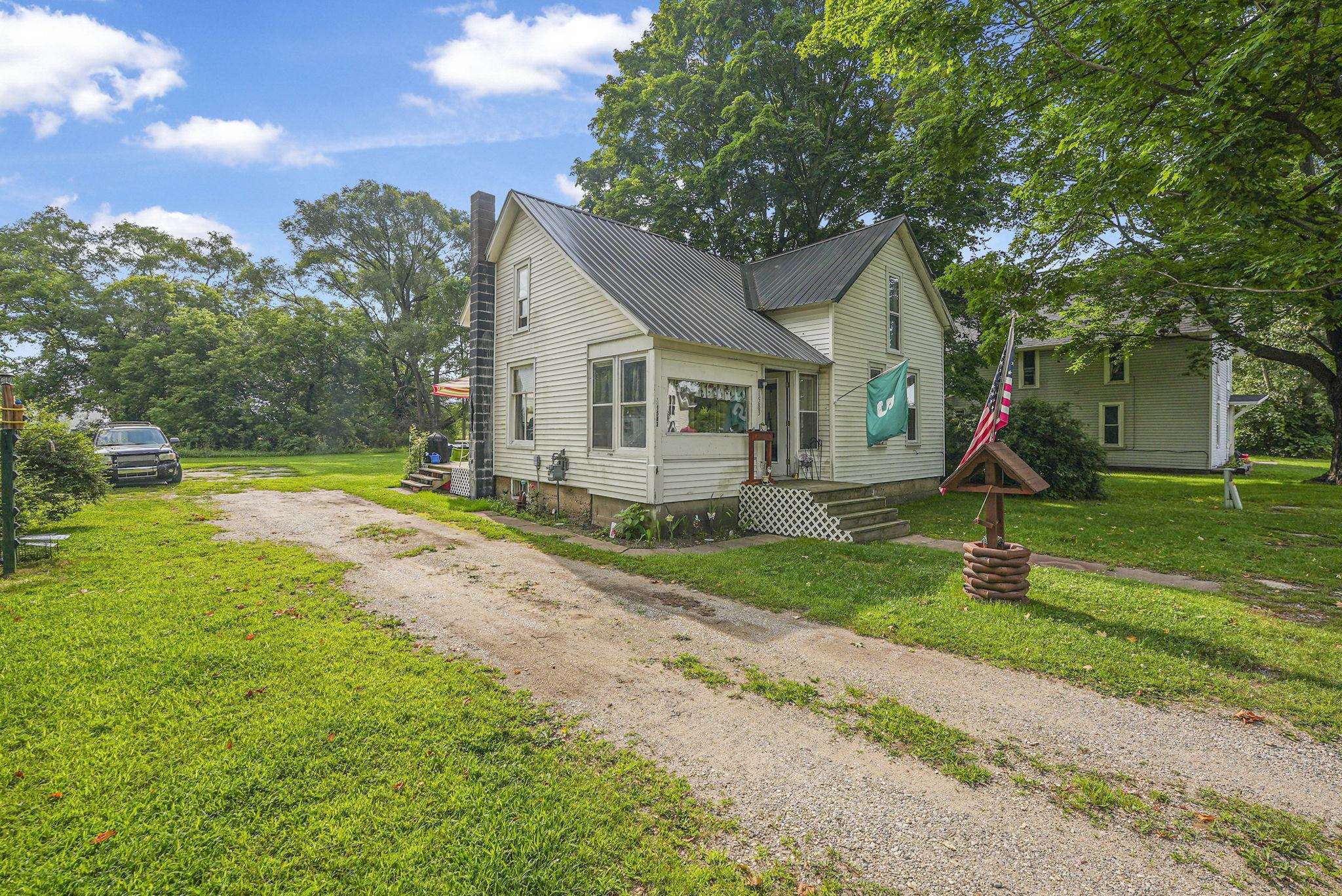 1583 State Street Grawn, MI 49637 - Photo 2 of 35