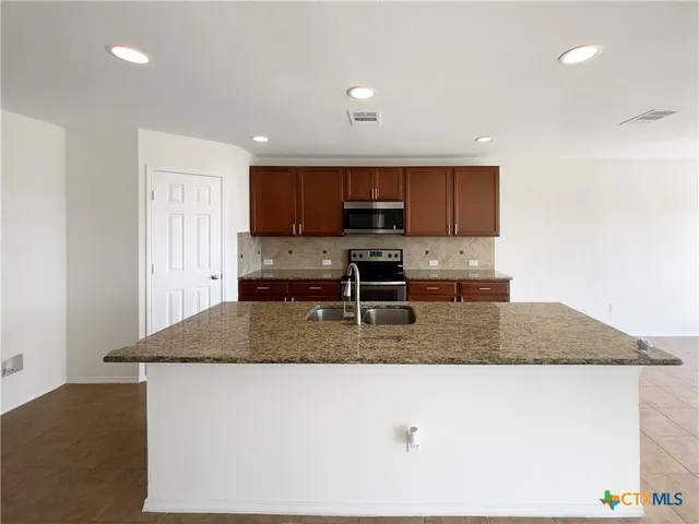 $270,000 | 812 Draco Drive, Killeen, TX 76542