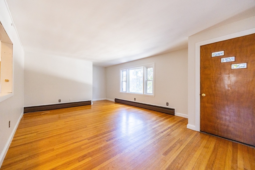 417 Union Street Franklin, MA 02038 - Photo 4 of 16