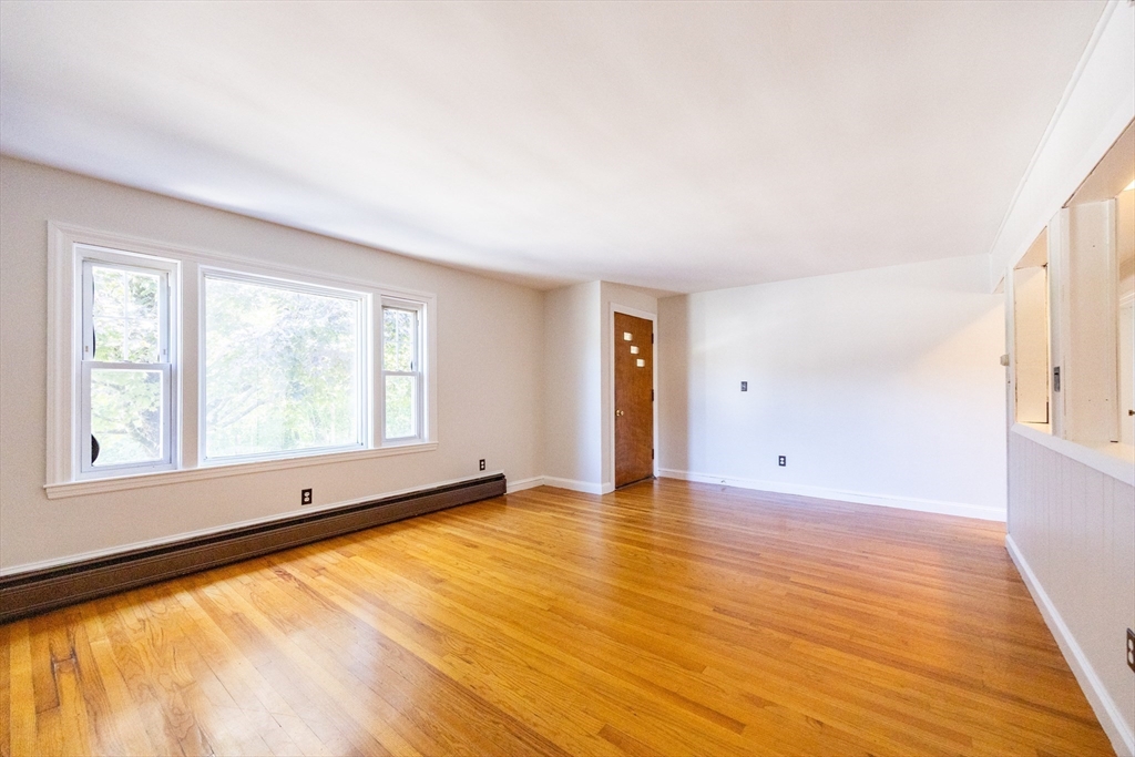 417 Union Street Franklin, MA 02038 - Photo 5 of 16