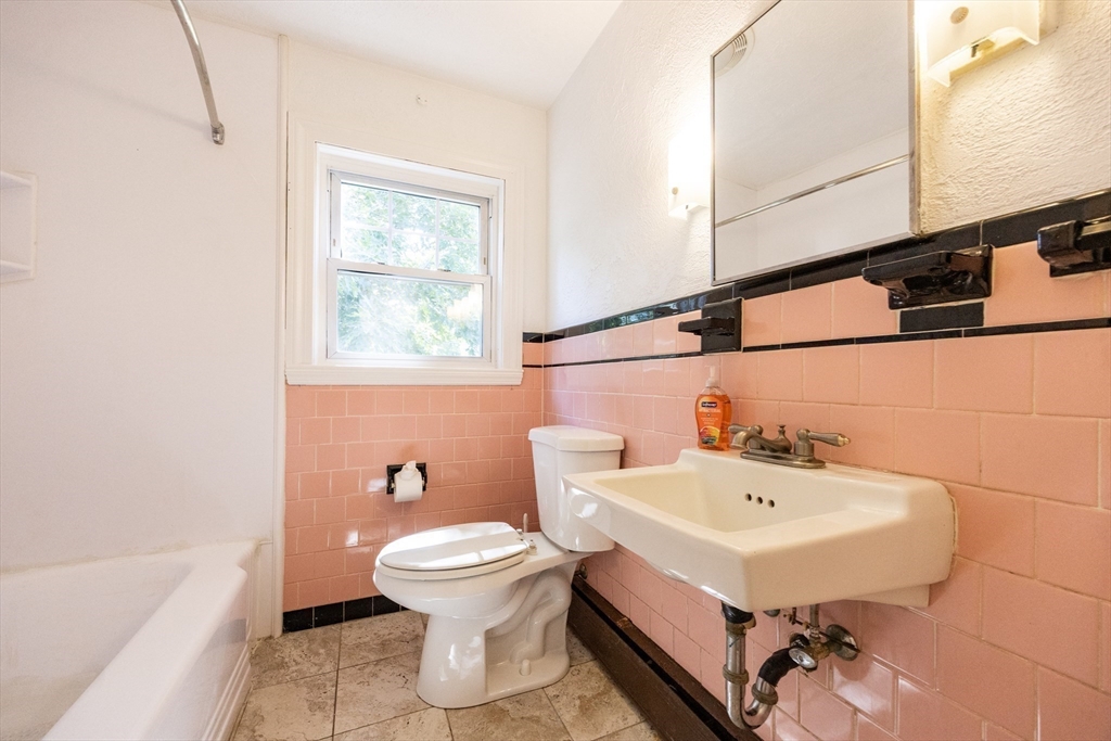 417 Union Street Franklin, MA 02038 - Photo 8 of 16