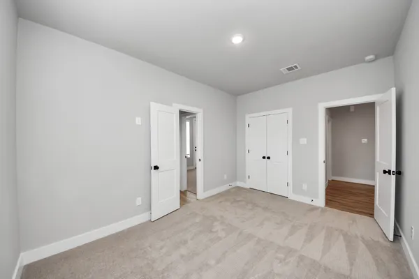 $2,400 | 5811 Francis Oak Lane, Houston, TX 77091