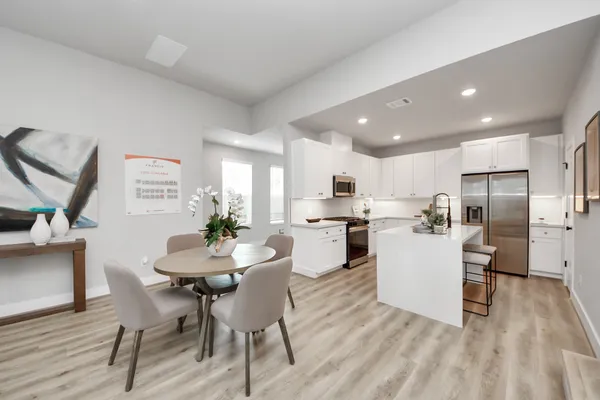 $2,400 | 5811 Francis Oak Lane, Houston, TX 77091