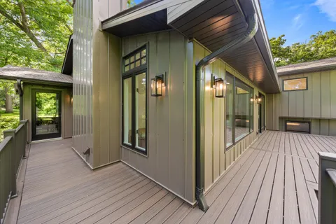 $1,795,000 | 853 Sauganash Drive, Fontana, WI 53125