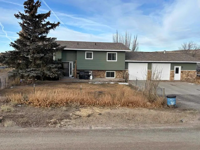 $425,000 | 6 Cherokee Road, Rawlins, WY 82301