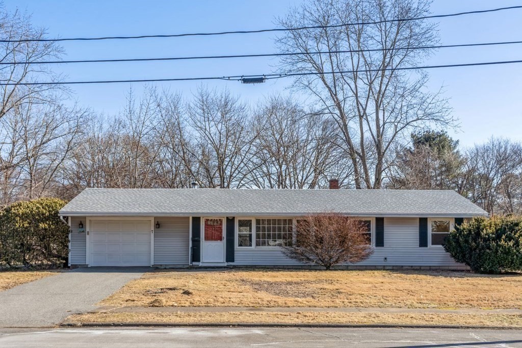 7 Colby Road Danvers, MA 01923 - Photo 1 of 31 Gallery Image 1