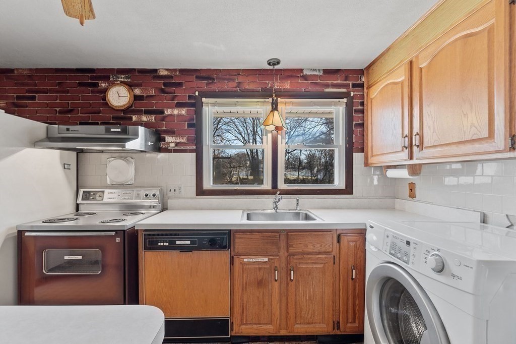 7 Colby Road Danvers, MA 01923 - Photo 11 of 31 Gallery Image 11