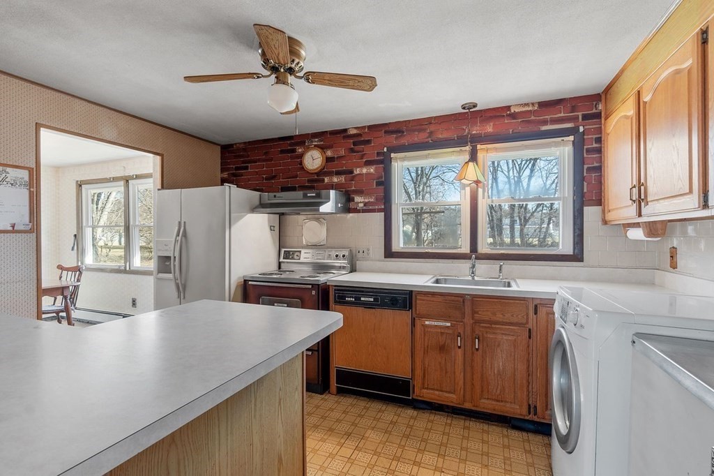 7 Colby Road Danvers, MA 01923 - Photo 8 of 31 Gallery Image 8