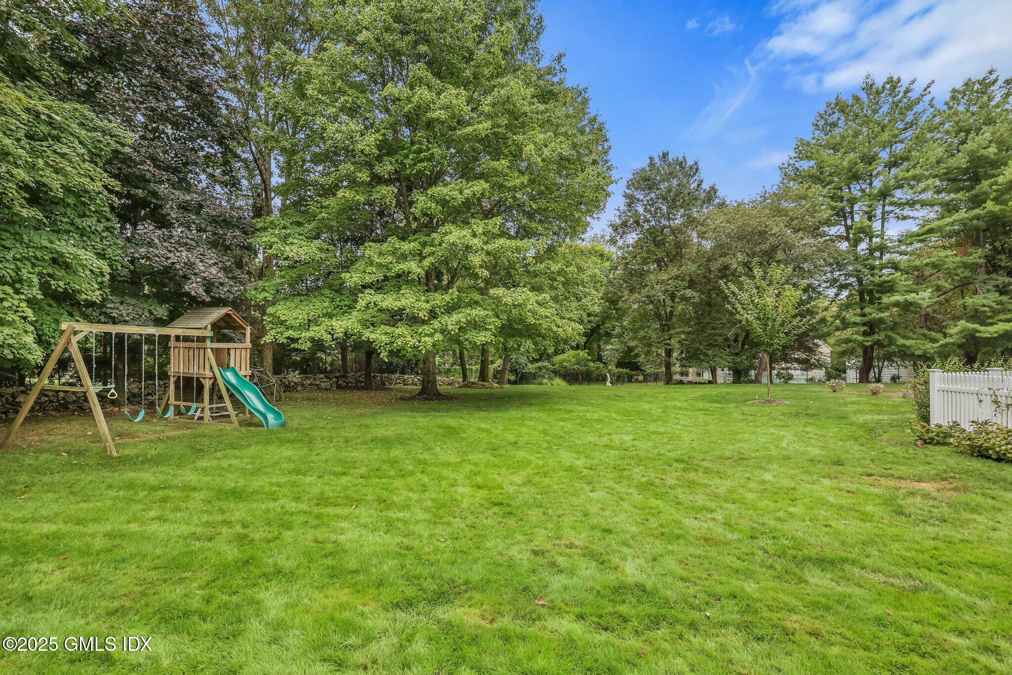 6 Carissa Lane Greenwich, CT 06830 - Photo 25 of 29 Backyard