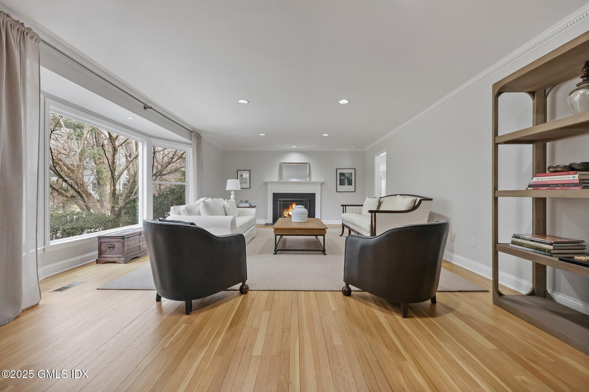 6 Carissa Lane Greenwich, CT 06830 - Photo 3 of 29 Living Room
