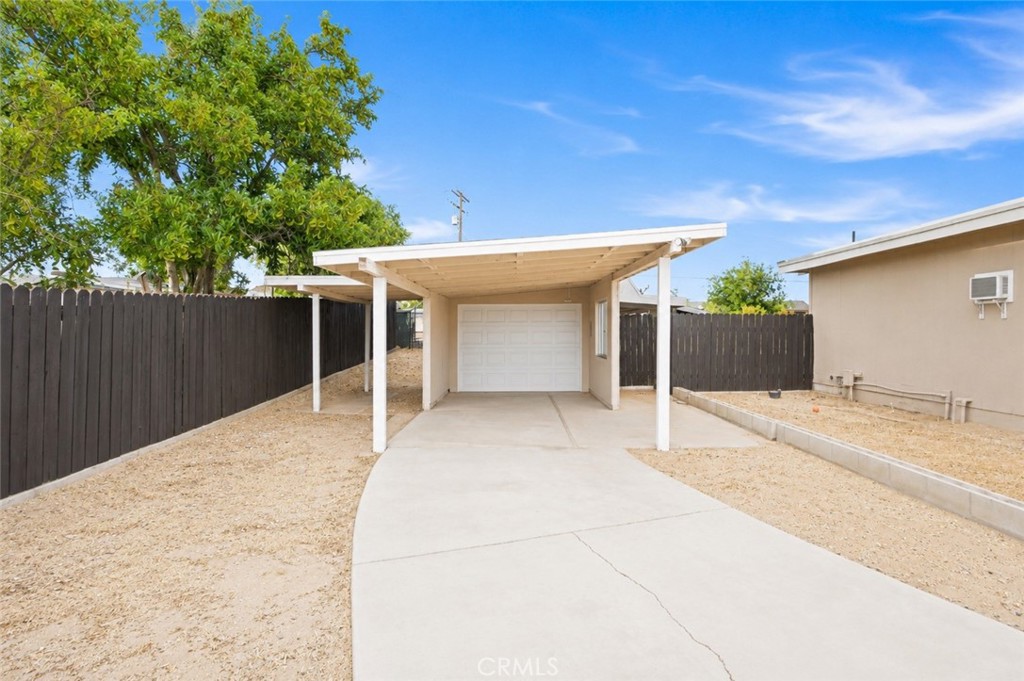 15037 Miami Road Apple Valley, CA 92307 - Photo 4 of 65