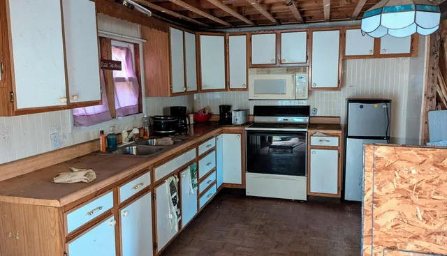 $50,000 | 16 Trestle Road, Medford, ME 04463