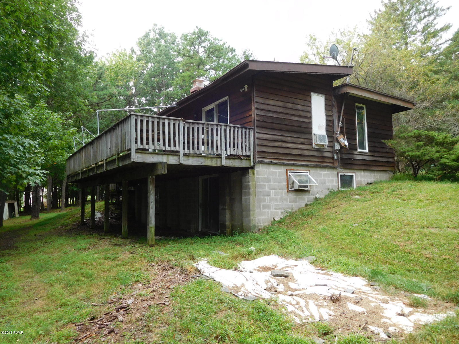 1109 Delaware Court West Bushkill, PA 18324 - Photo 5 of 19