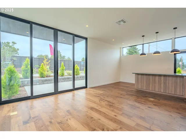 $699,000 | 11903 Northeast 57th Court, Vancouver, WA 98686