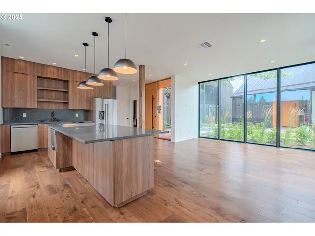 $699,000 | 11903 Northeast 57th Court, Vancouver, WA 98686