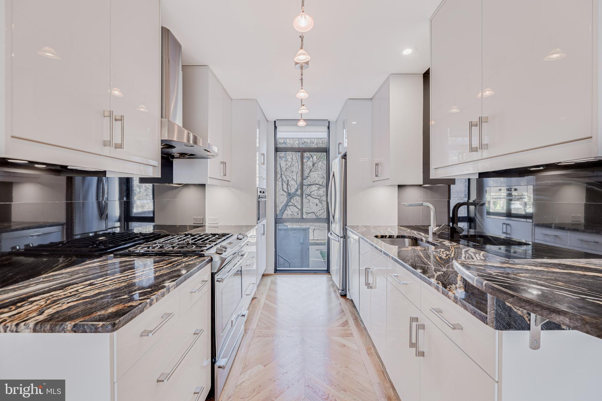 309 N Street Southwest Washington, DC 20024 - Photo 7 of 31