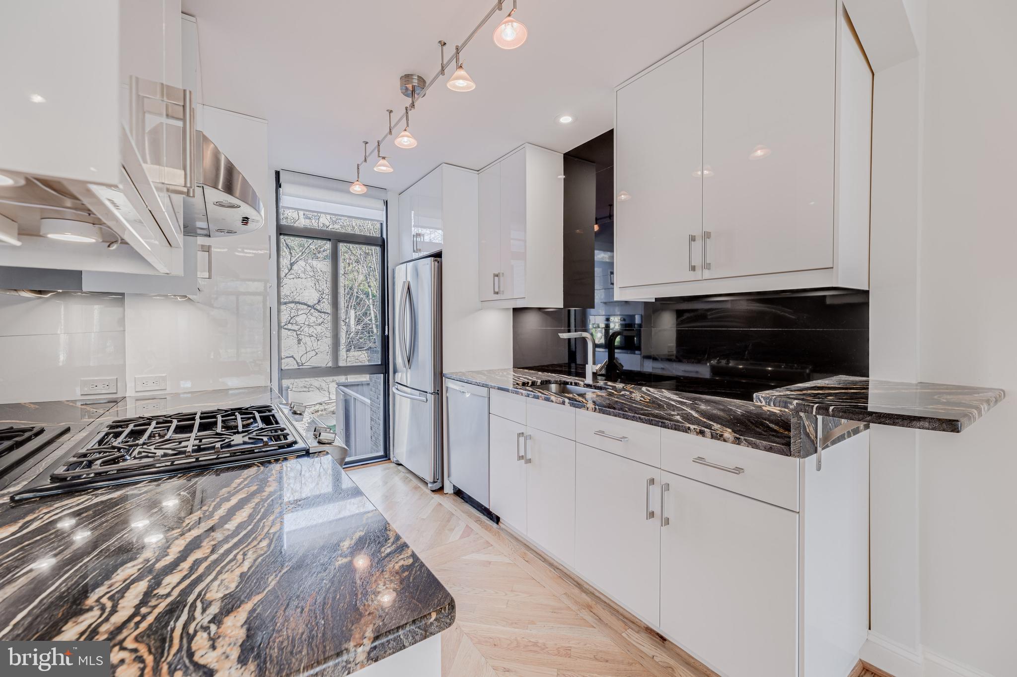 309 N Street Southwest Washington, DC 20024 - Photo 8 of 31