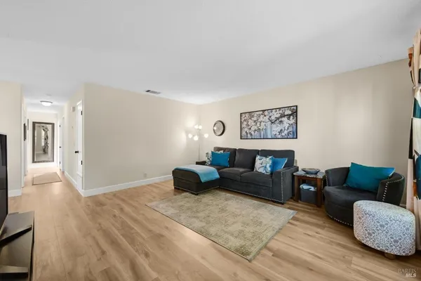 $599,999 | 427 Temple Drive, Vacaville, CA 95687