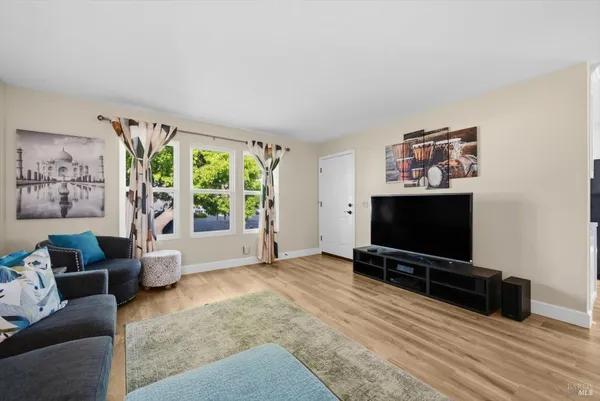 $599,999 | 427 Temple Drive, Vacaville, CA 95687